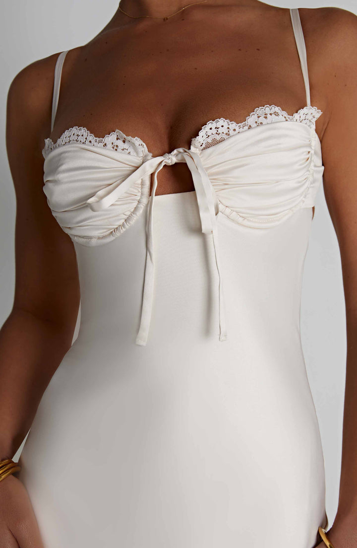 Gweeks - Ivory Elegance Midi Elbise - gweeks.com